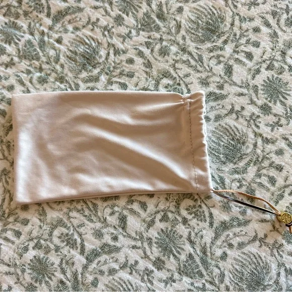 Tory Burch Sunglasses - Picture 4 of 8